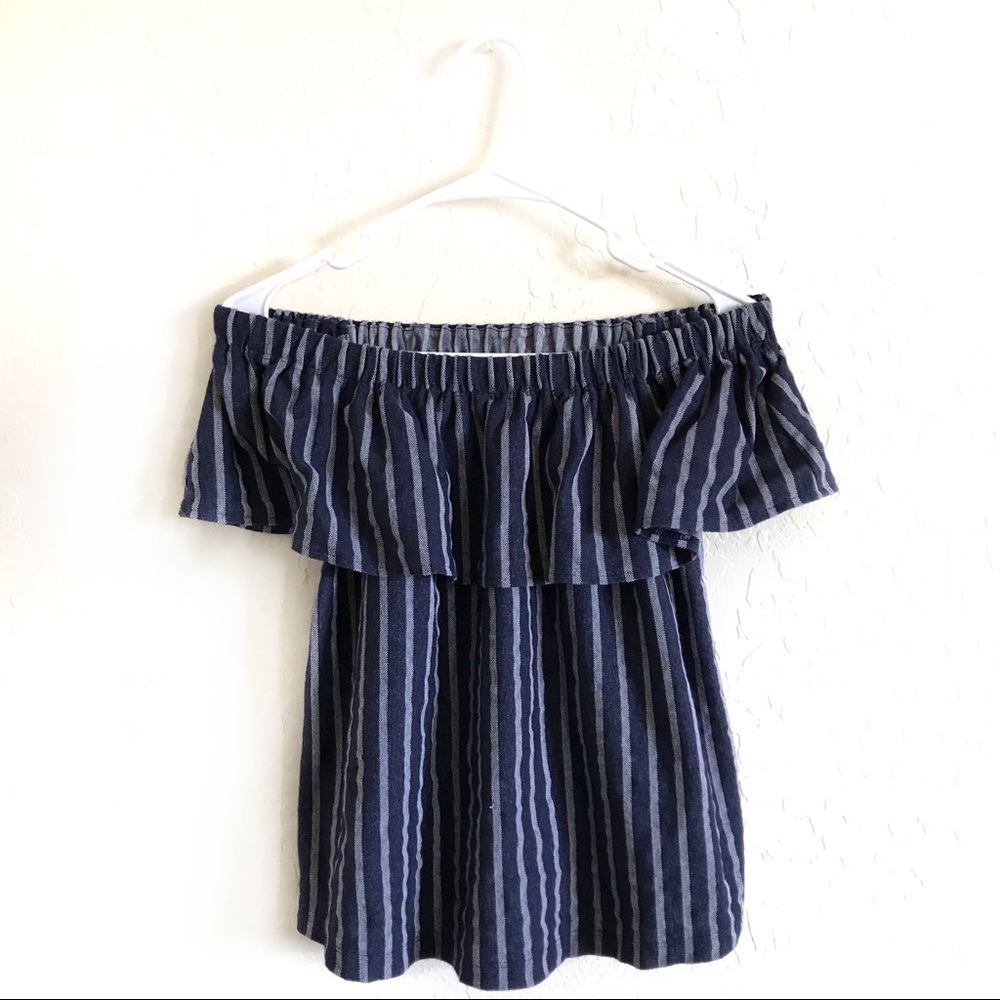 Banana Republic off the shoulder top